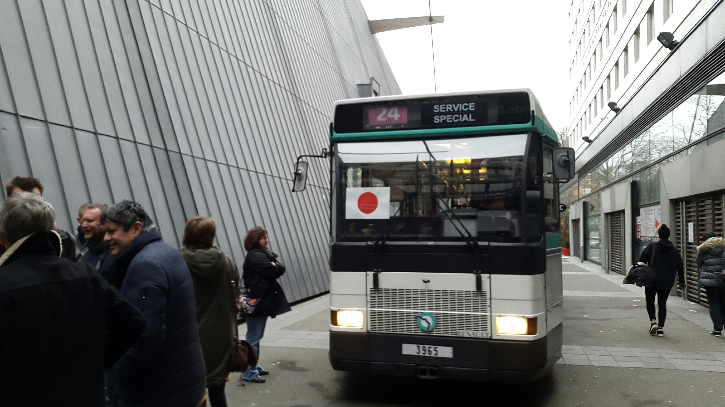 Bus spécial AJES / JAPON